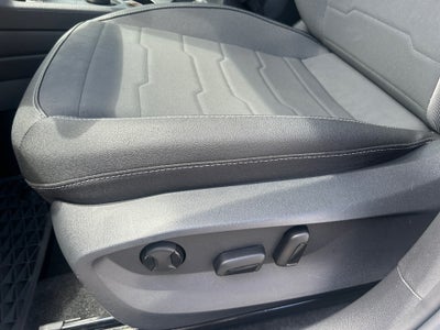 2025 Volkswagen Taos SE Black