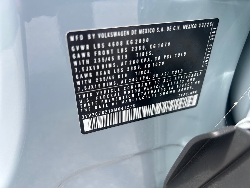 2025 Volkswagen Taos SE Black