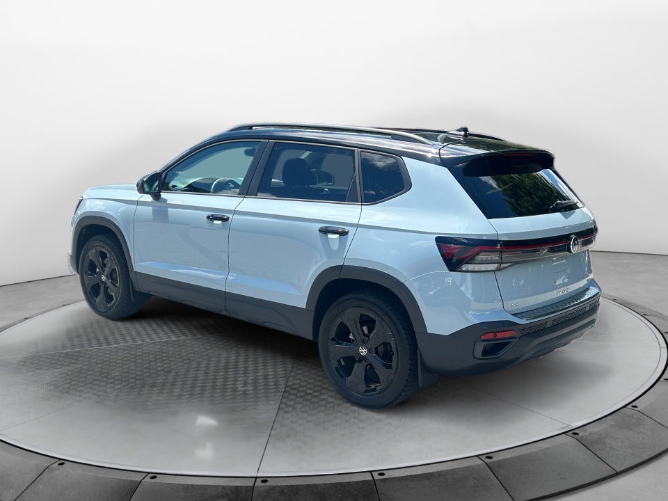 2025 Volkswagen Taos SE Black