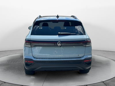 2025 Volkswagen Taos SE Black