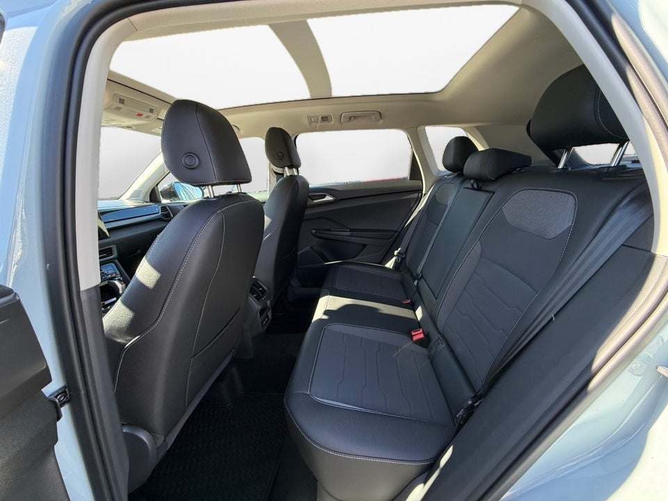 2026 Volkswagen Taos SE Black