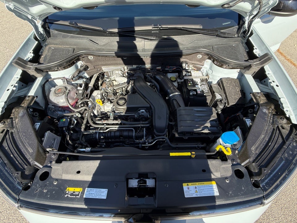 2026 Volkswagen Taos SE Black