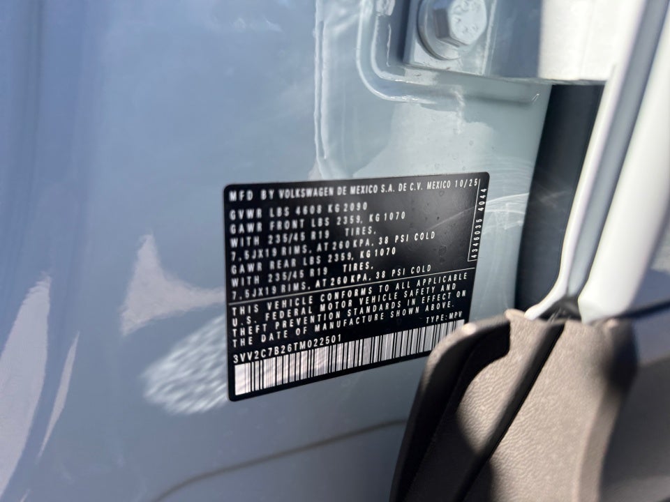 2026 Volkswagen Taos SE Black