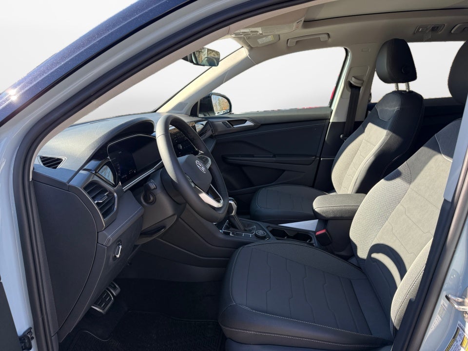 2026 Volkswagen Taos SE Black