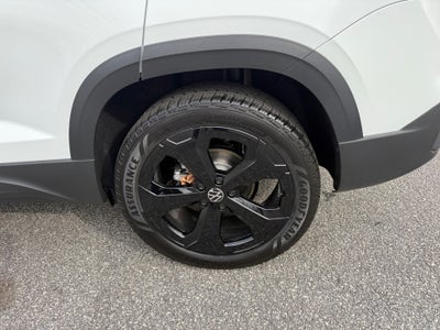 2026 Volkswagen Taos SE Black