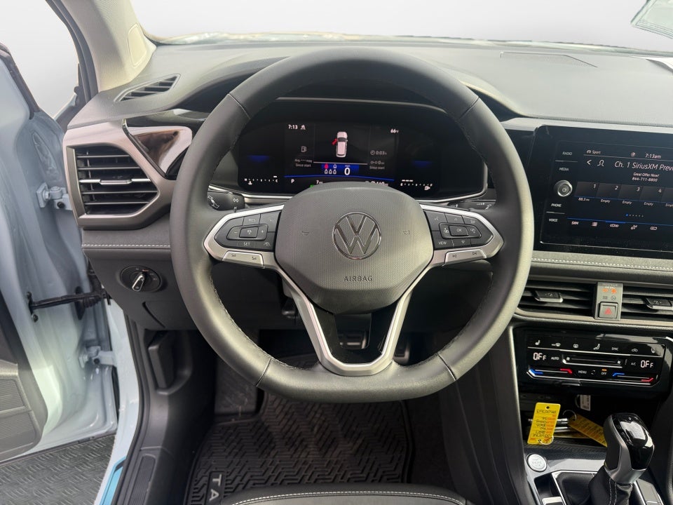 2027 Volkswagen Taos SE Black