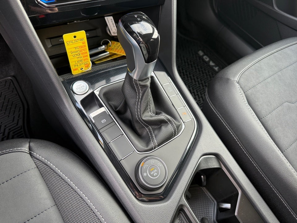 2027 Volkswagen Taos SE Black