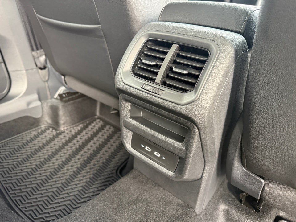 2027 Volkswagen Taos SE Black