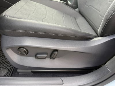 2027 Volkswagen Taos SE Black