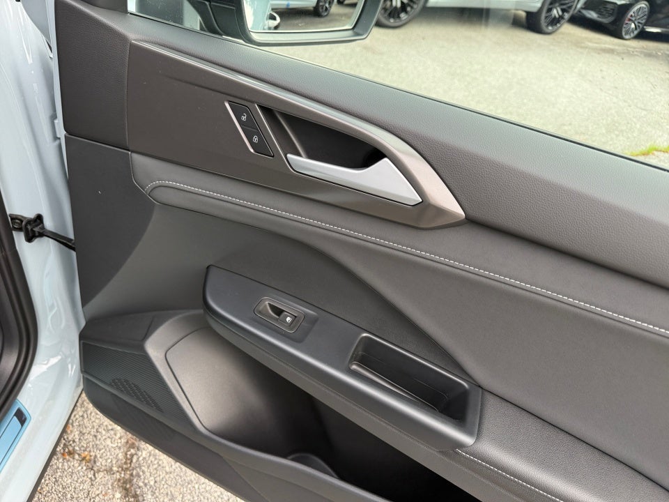 2027 Volkswagen Taos SE Black