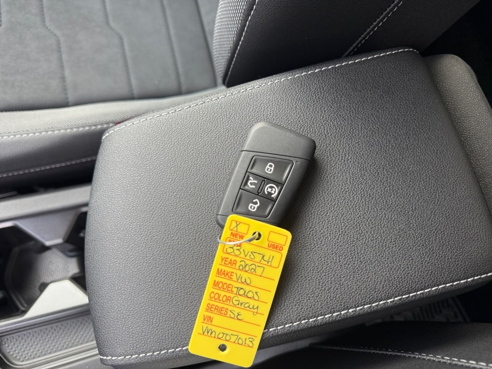 2027 Volkswagen Taos SE Black