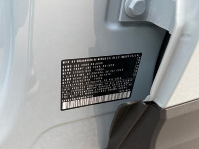 2027 Volkswagen Taos SE Black