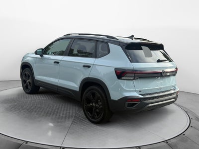 2027 Volkswagen Taos SE Black