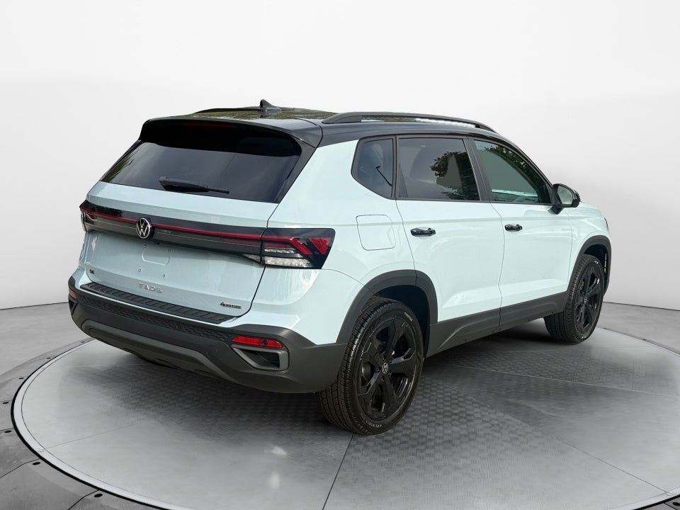 2027 Volkswagen Taos SE Black