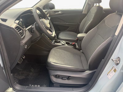 2027 Volkswagen Taos SE Black
