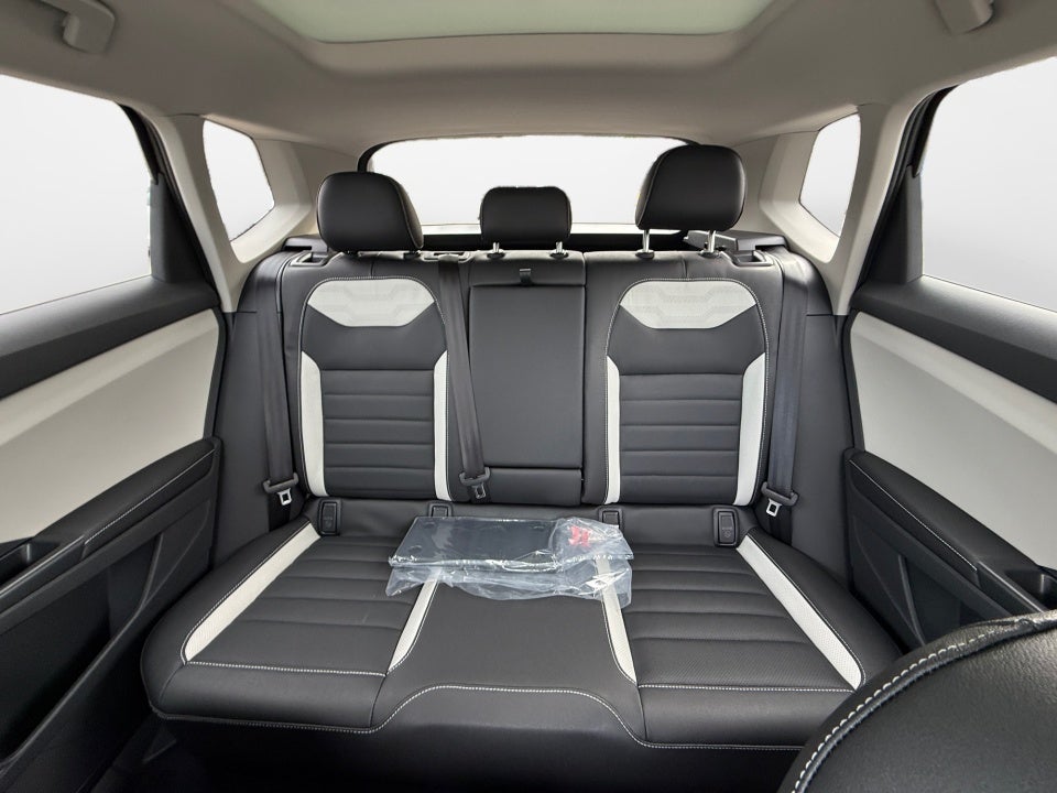 2026 Volkswagen Taos SEL