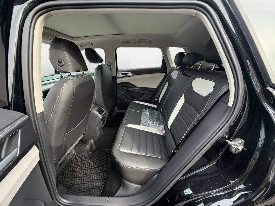 2026 Volkswagen Taos SEL