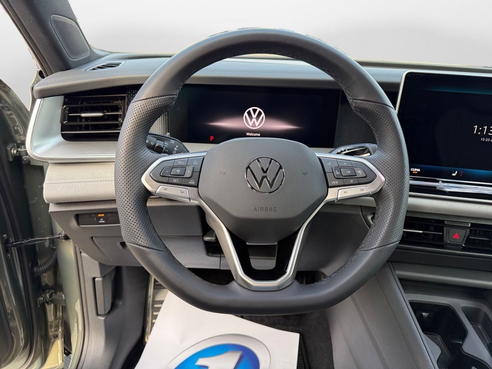 2026 Volkswagen Tiguan SE R-Line Black