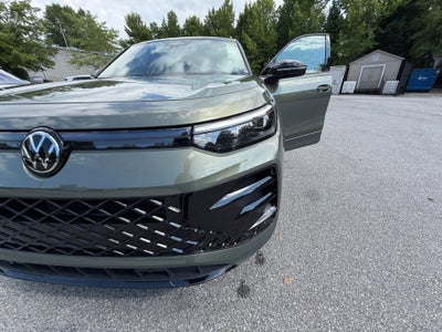 2026 Volkswagen Tiguan SE R-Line Black