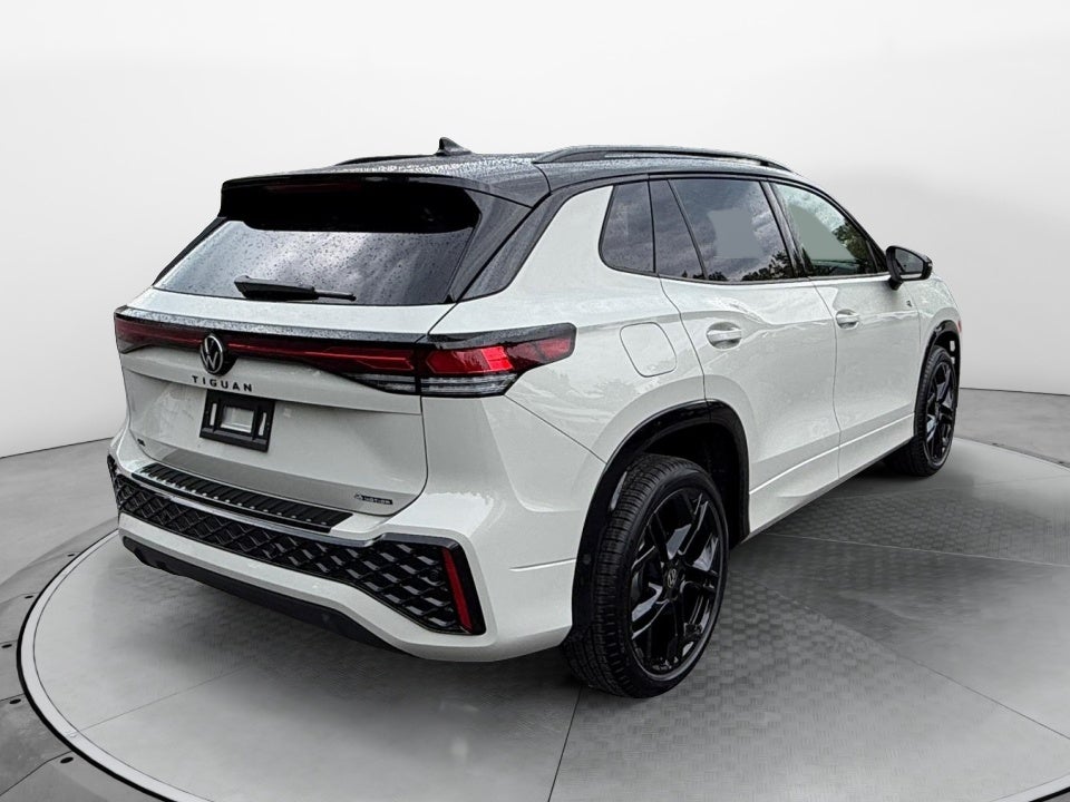 2026 Volkswagen Tiguan SE R-Line Black
