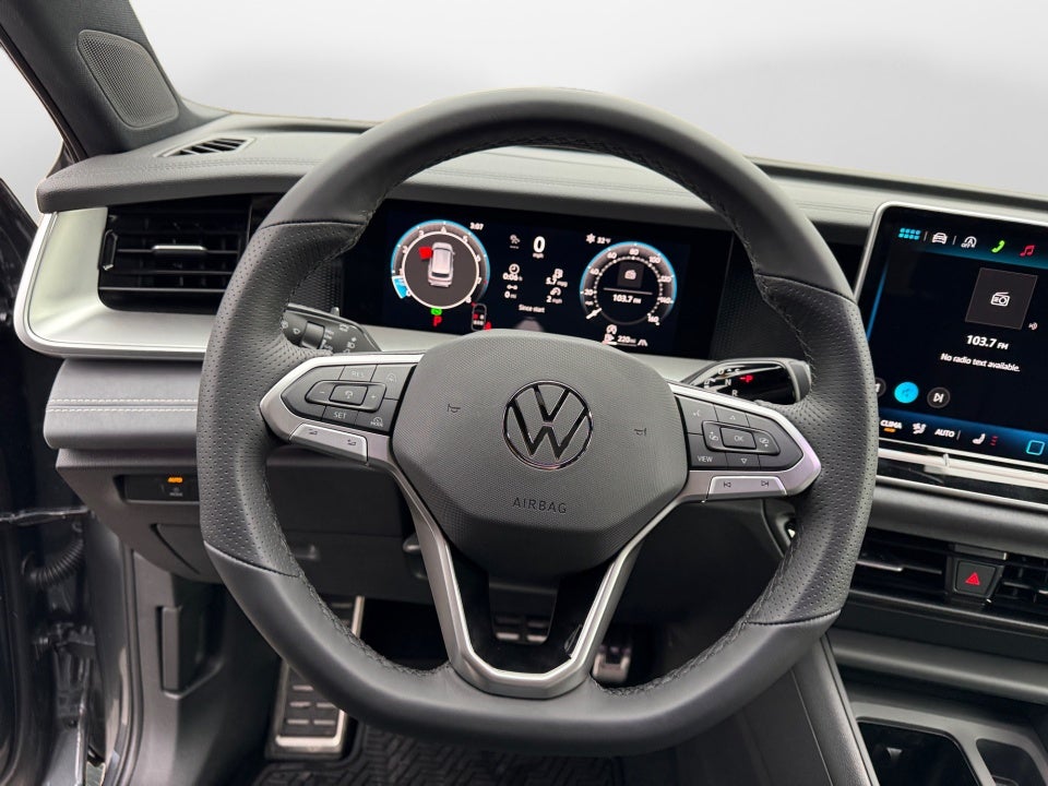 2026 Volkswagen Tiguan SE R-Line Black