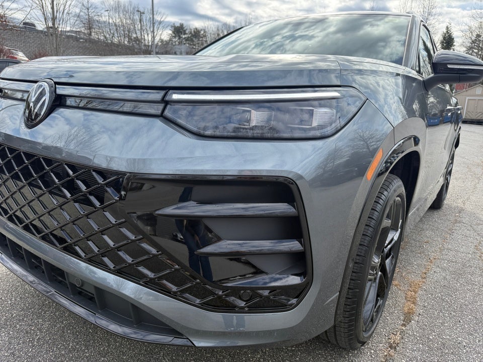 2026 Volkswagen Tiguan SE R-Line Black