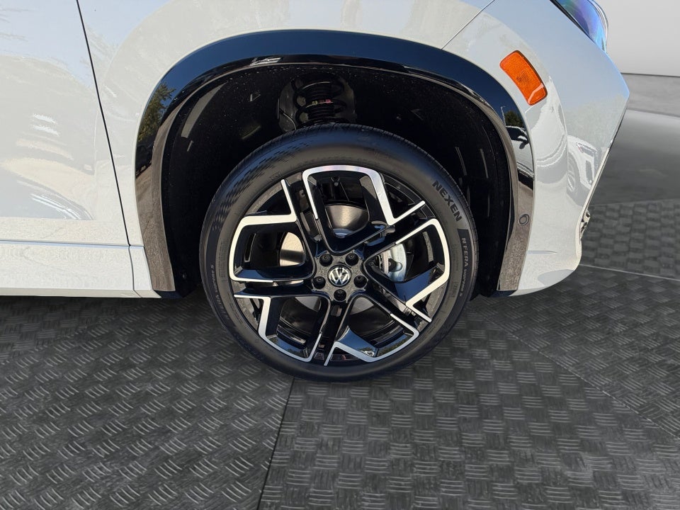 2026 Volkswagen Tiguan SEL R-Line Turbo