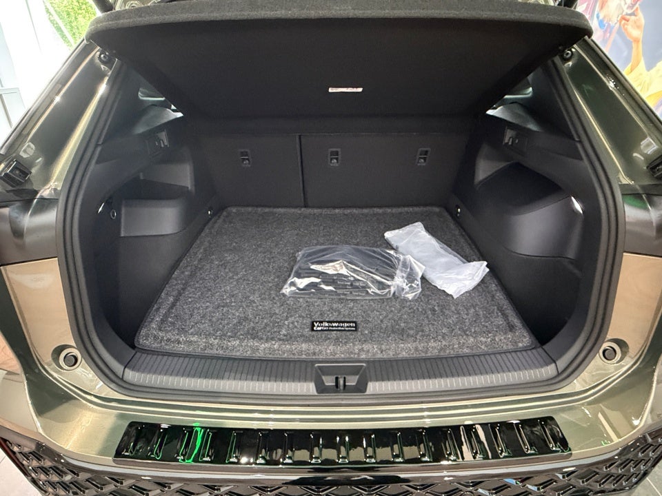 2026 Volkswagen Tiguan SEL R-Line Turbo