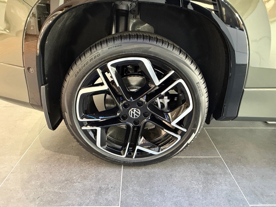 2026 Volkswagen Tiguan SEL R-Line Turbo