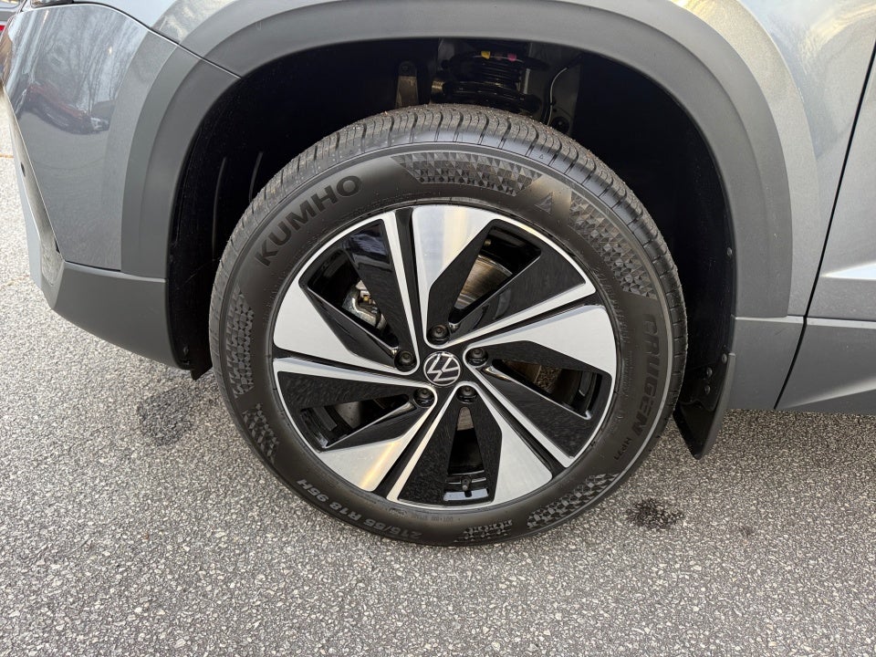 2026 Volkswagen Taos SE