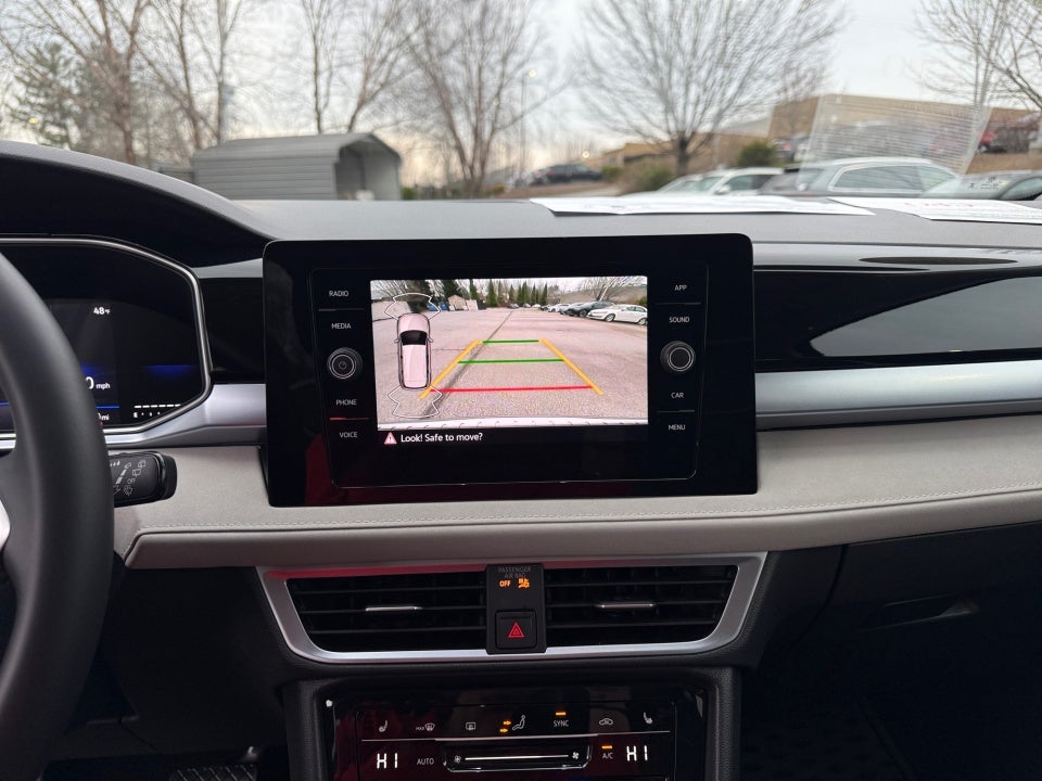 2025 Volkswagen Taos 1.5T SE