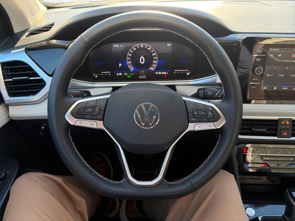2026 Volkswagen Taos SE