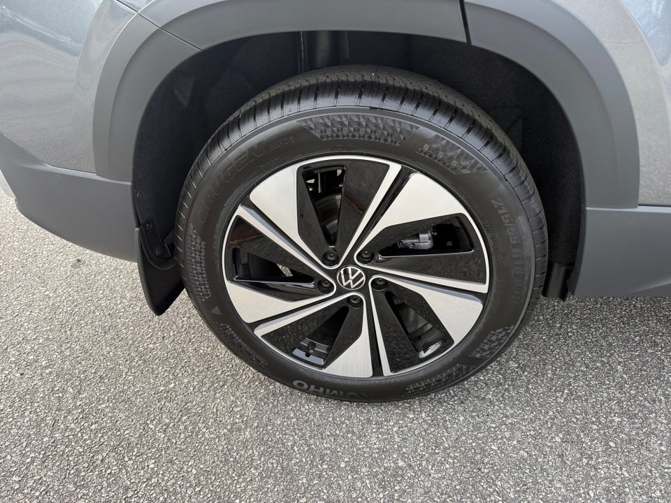 2026 Volkswagen Taos SE