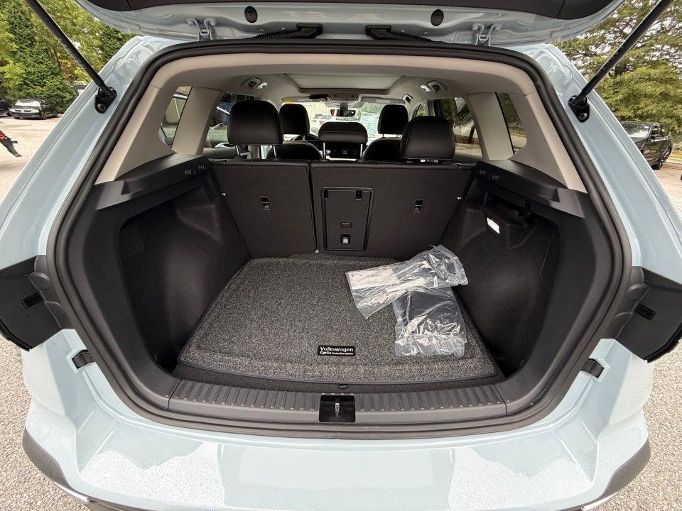2027 Volkswagen Taos SE