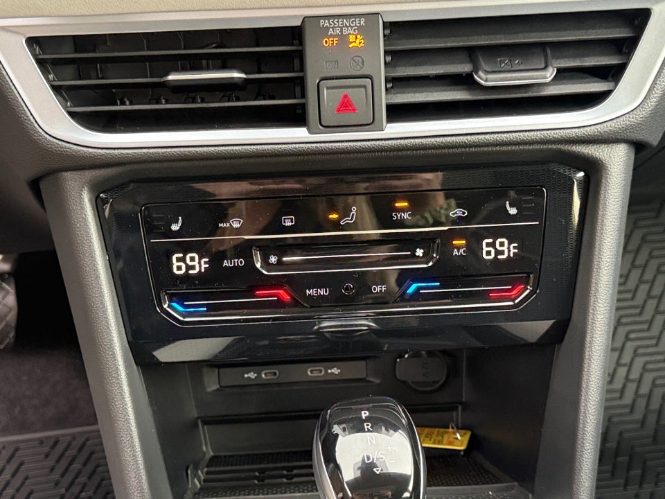 2027 Volkswagen Taos SE