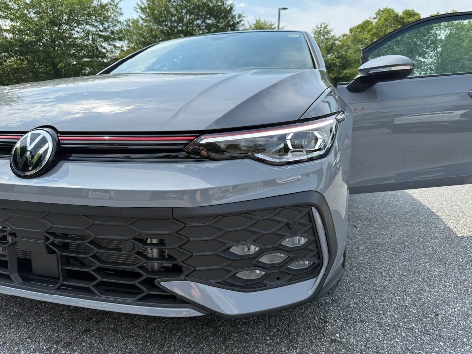 2025 Volkswagen Golf GTI 2.0T SE