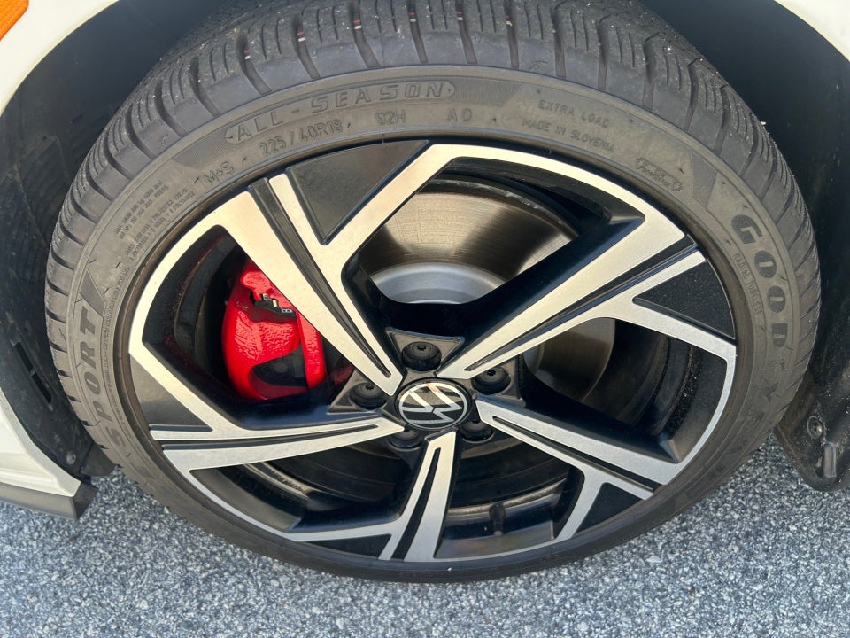 2024 Volkswagen Golf GTI 2.0T SE