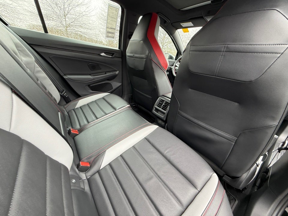 2026 Volkswagen Golf GTI SE