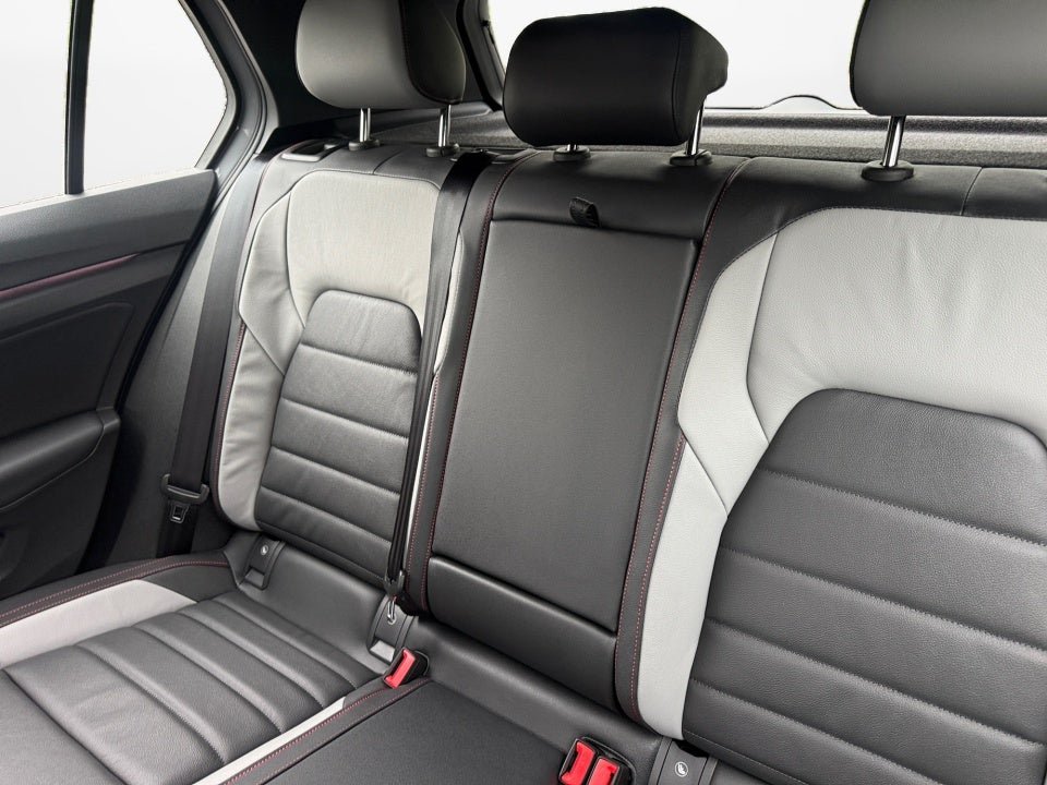 2026 Volkswagen Golf GTI SE