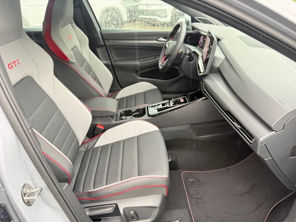 2026 Volkswagen Golf GTI SE