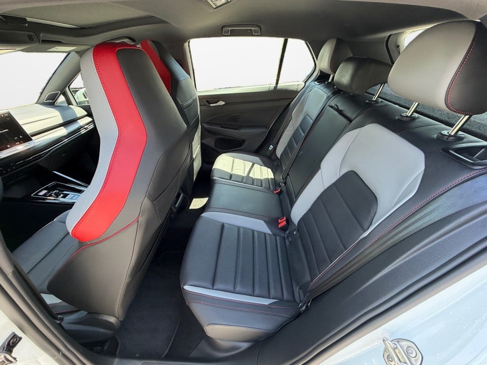 2026 Volkswagen Golf GTI SE