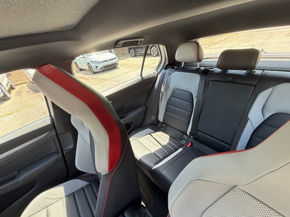 2026 Volkswagen Golf GTI SE