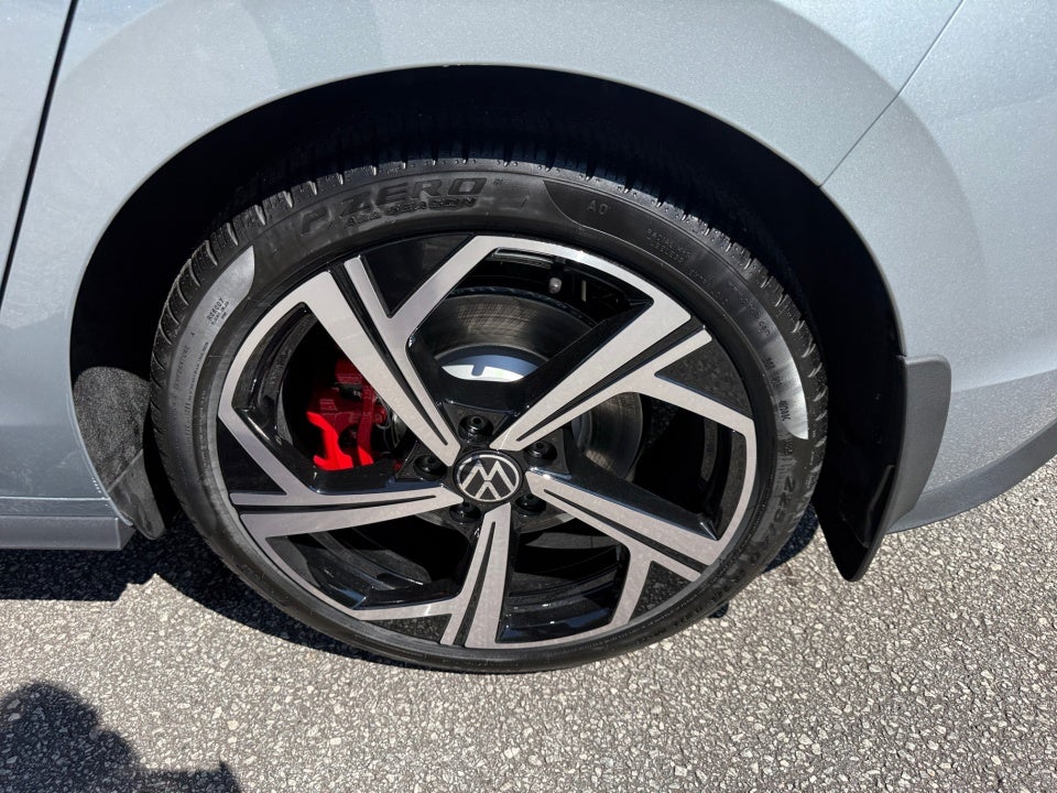 2025 Volkswagen Golf GTI 2.0T SE