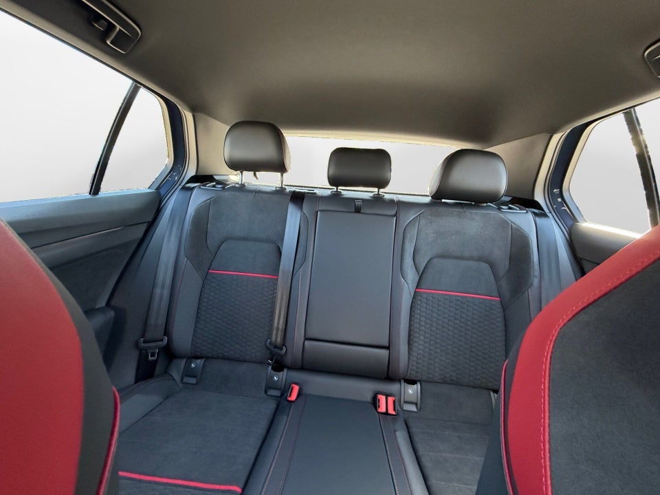 2026 Volkswagen Golf GTI SE