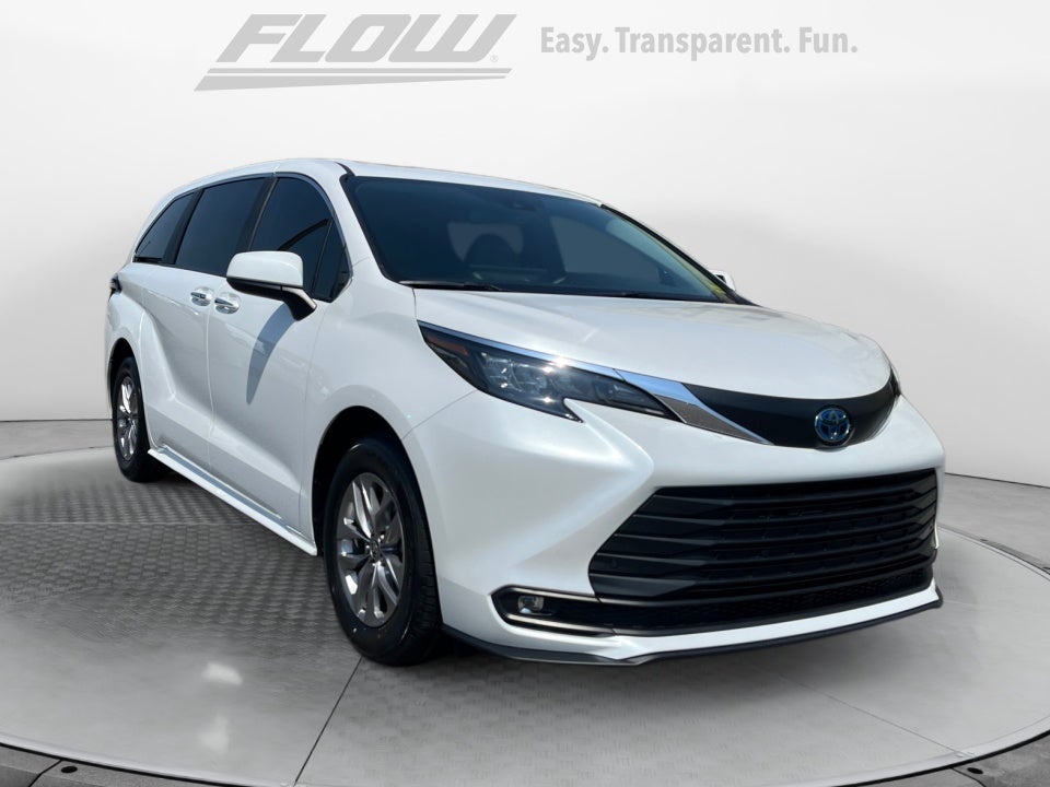 2025 Toyota Sienna XLE