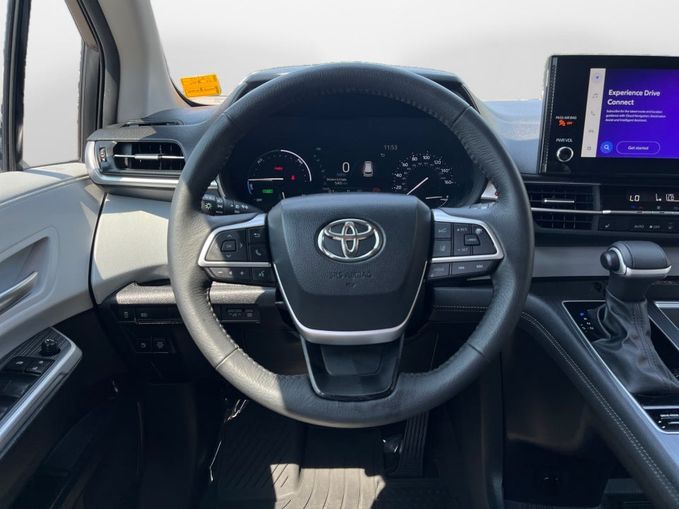 2025 Toyota Sienna XLE