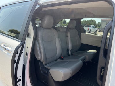 2025 Toyota Sienna XLE