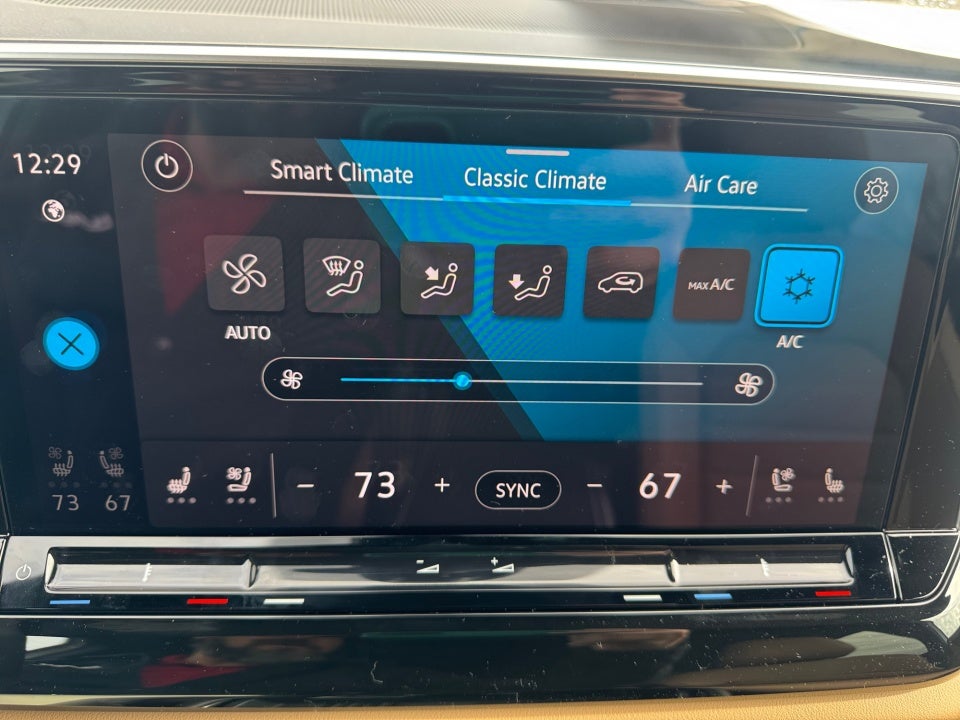 2026 Volkswagen Atlas Cross Sport 2.0T SEL R-Line Black