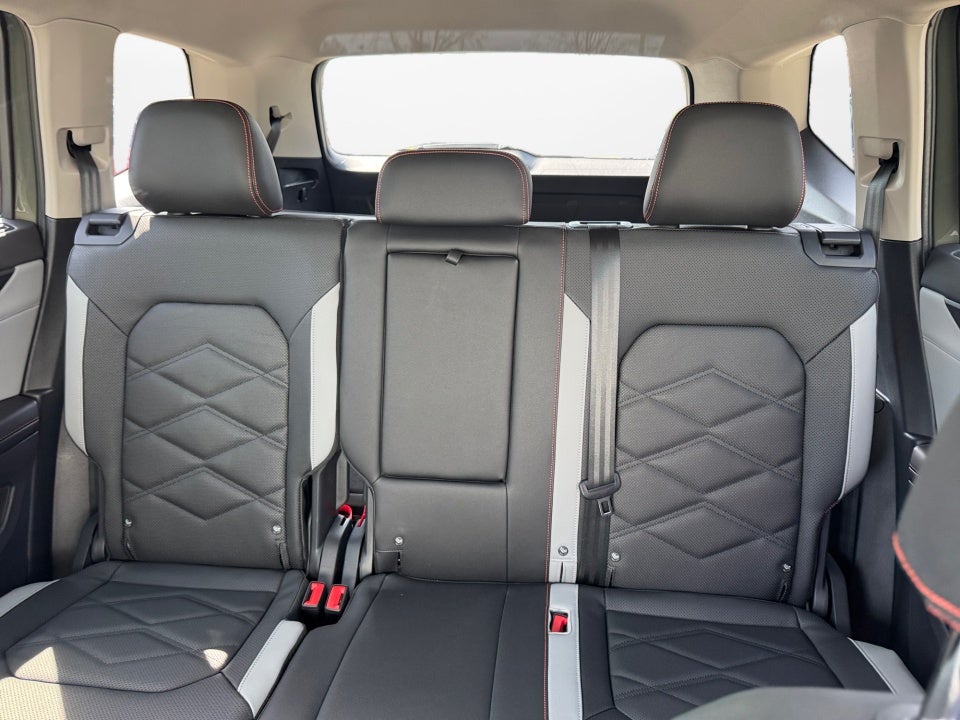 2026 Volkswagen Atlas Peak Edition