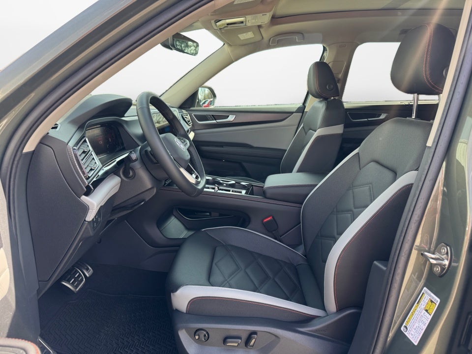 2026 Volkswagen Atlas Peak Edition